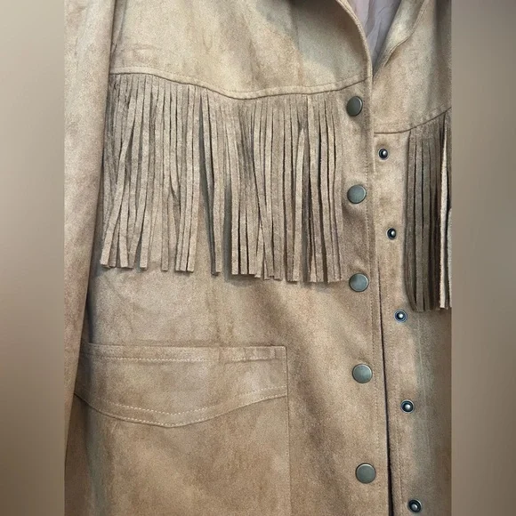 VICI Even Ember Suede Fringe Jacket in Camel, Size Small - Picture 8 of 12